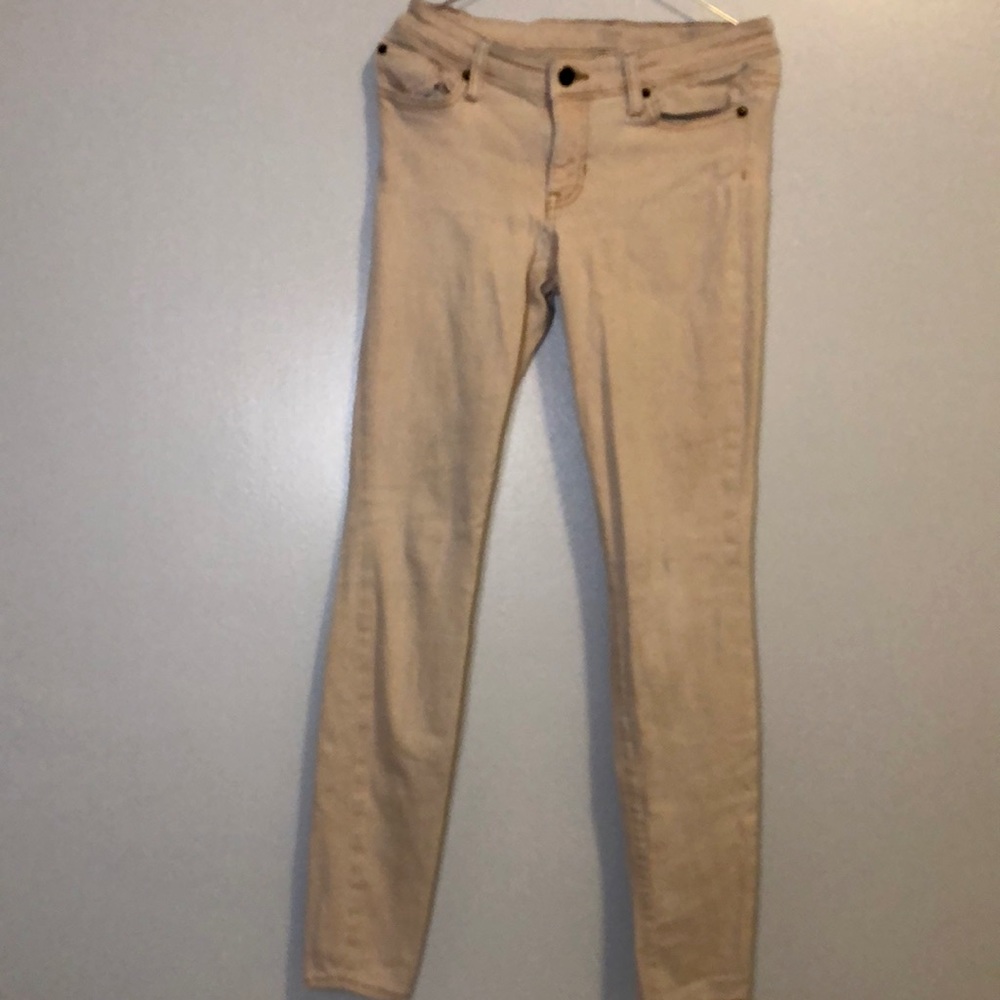 This are jeans 👖 the color is tan